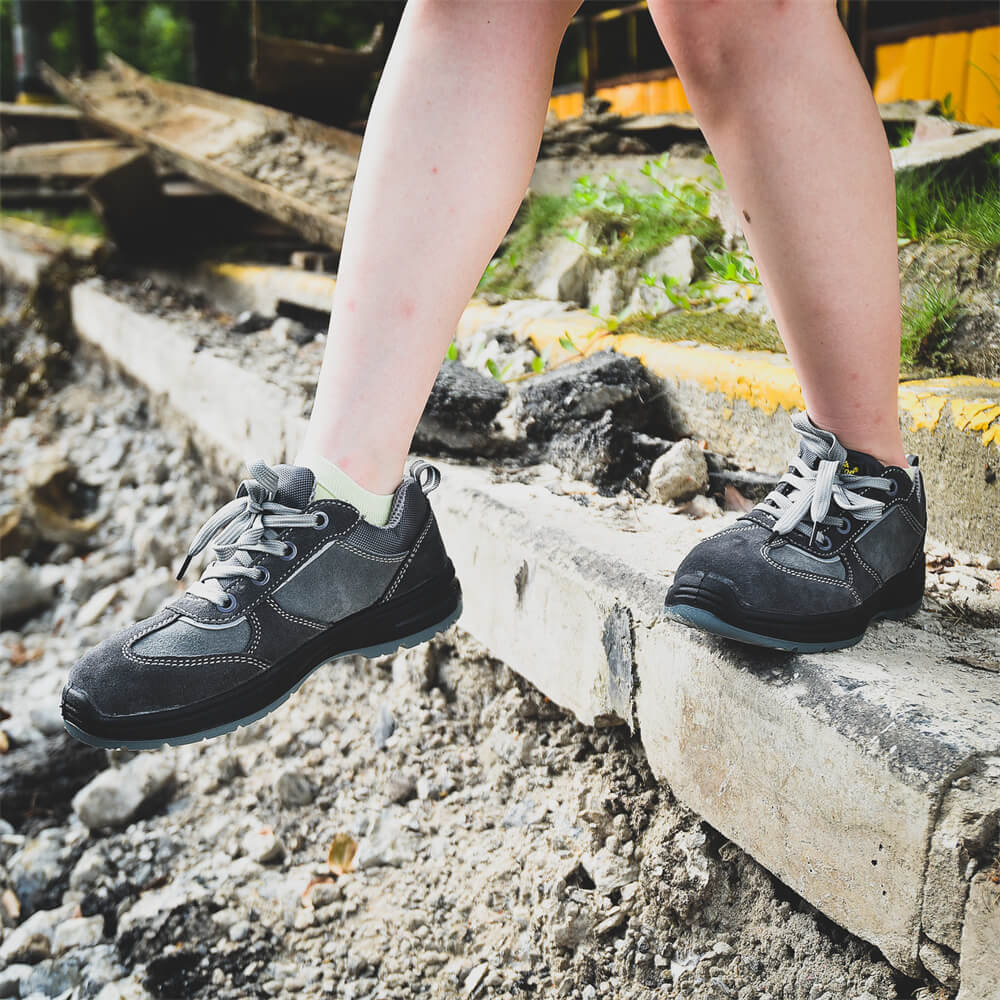 sepatu keselamatan wanita 
