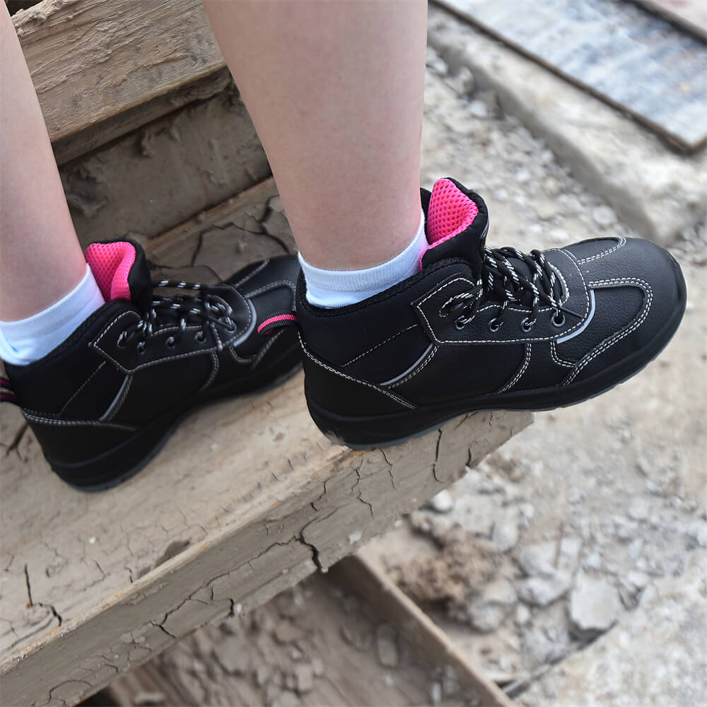 wanita bekerja sepatu bot 